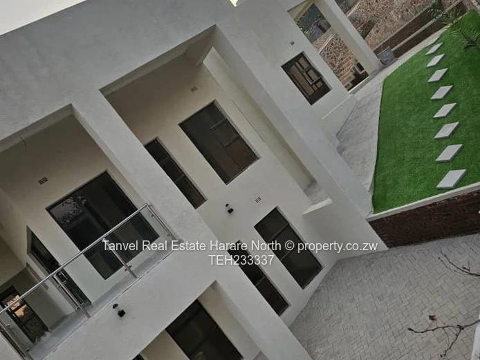 **For Sale: Exquisite 4-Bedroomed  Luxury Home in Folyjon, Glen Lorne.Deeds