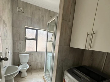 4 Bedroom Flat & Apartment