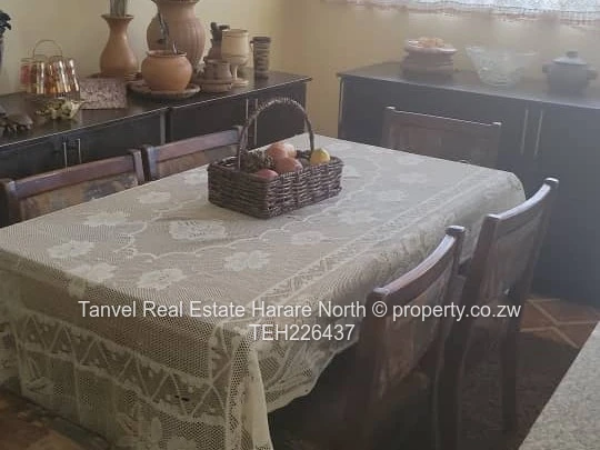 A captivating house in Bloomingdale in 3 bedrooms,main ensuite, fitted kitchen, dining, lounge and d