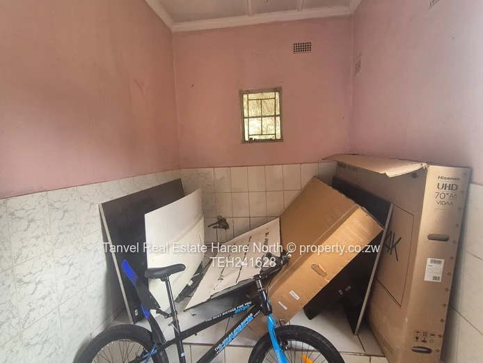 For Sale 375k *AVONDALE* Lanark Road off King George  3 Beds 2 baths Lounge Dining  Kitchen 1 bed co