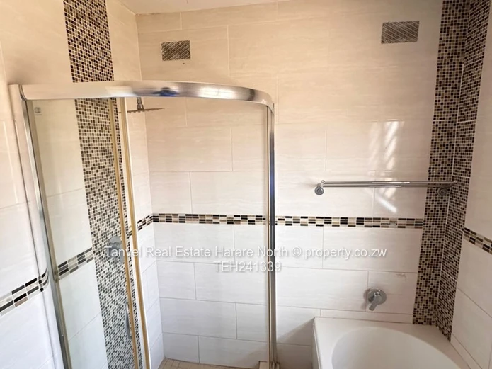 For sale  Meyrick park Cluster  3 beds main bedroom with en-suite ,BICs, dining, lounge