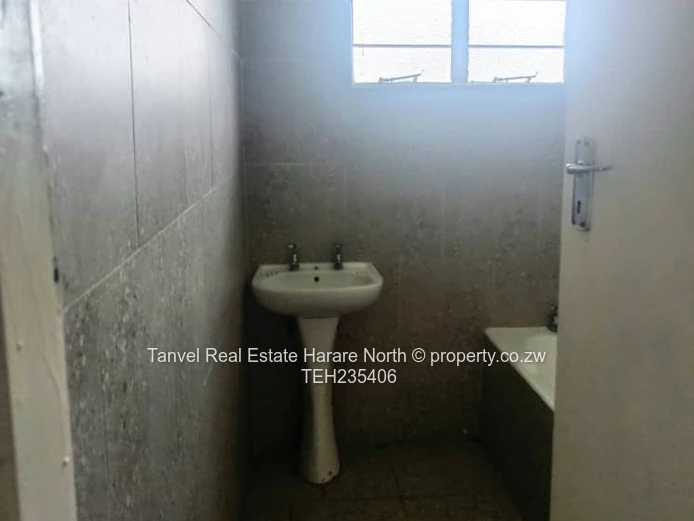 Hatfield.Two bedroomed house with a lounge and Kitchen in a Prime location 