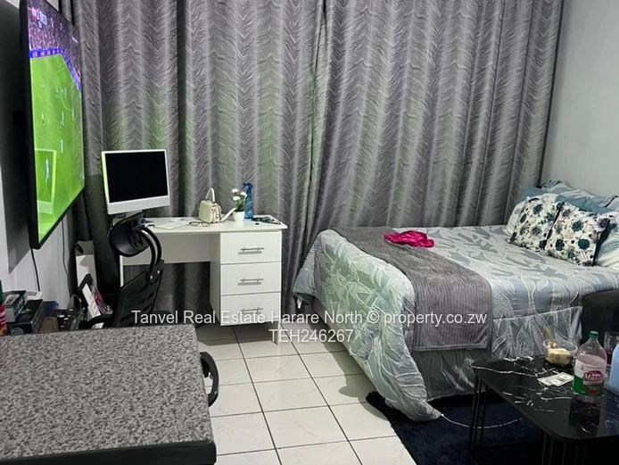 Neat Avenues Bachelor Flat in a prime location.Deeds.35k