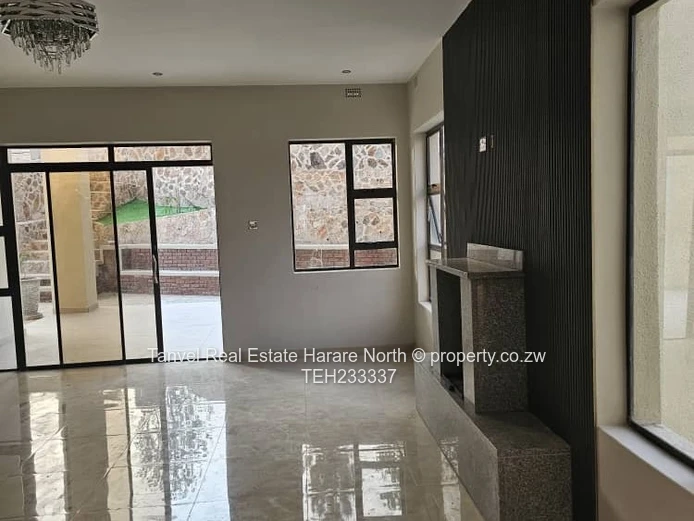 **For Sale: Exquisite 4-Bedroomed  Luxury Home in Folyjon, Glen Lorne.Deeds