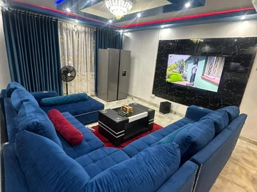 3 Bedroom Flat & Apartment