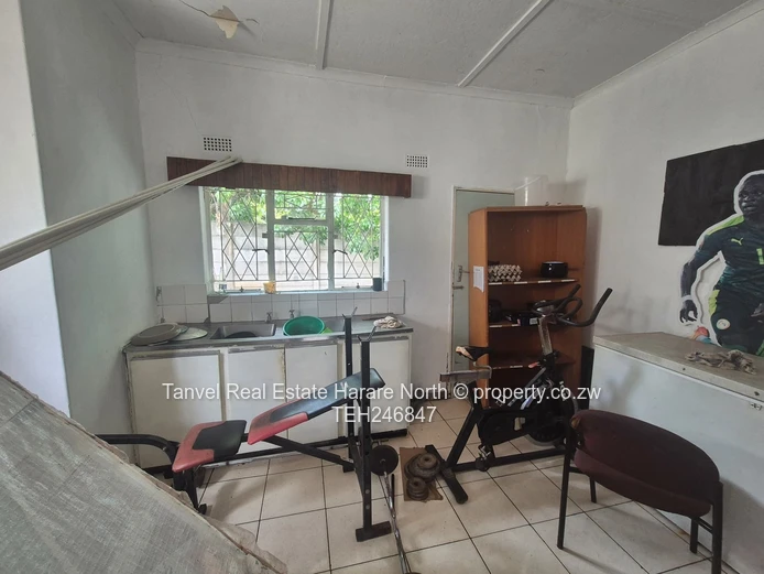 For Sale 330k *AVONDALE* Lanark Road off King George  3 Beds 2 baths Lounge Dining  Kitchen 1 bed co