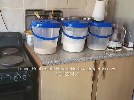 A captivating house in Bloomingdale in 3 bedrooms,main ensuite, fitted kitchen, dining, lounge and d