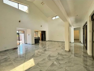 4 Bedroom Flat & Apartment