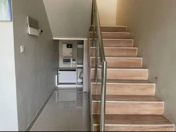 3 Bedroom Flat & Apartment