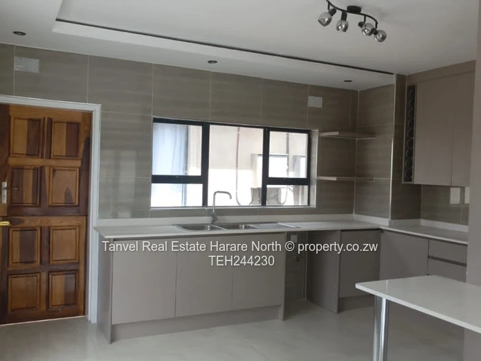 Strathaven:Available for Letting is a modern  3 bedroomed cluster home with Mes, open plan kitchen, 