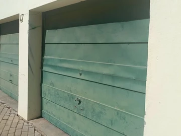 2 Bedroom Flat & Apartment