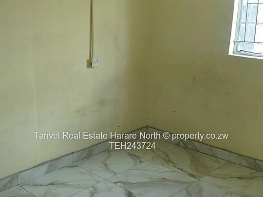 Prospect:  house to let.3 beds, main bed with ensuite. lounge and dining, borehole,.On 3000sqm.Walle