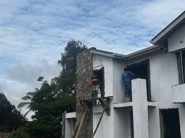 4 Bedroom Flat & Apartment