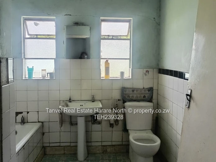 New Mandate in Hatfield:7 bedrooms,lounge,two dining rooms,Three combined bathrooms & toilets and tw