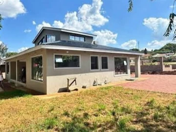 4 Bedroom Flat & Apartment