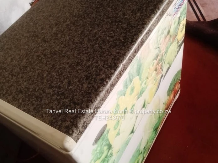 VAINONA HOUSE FOR SALE. In close proximity to SAM LEVY, GROOMBRIDGE, ARUNDEL SHOPPING CENTERS  3 bed