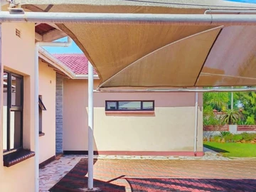 4 Bedroom Flat & Apartment