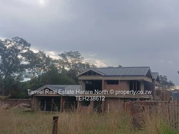 Strathaven stand.70k.1000sqm.Ready to build .Walled 3 sides. Built up area. .Local Government 