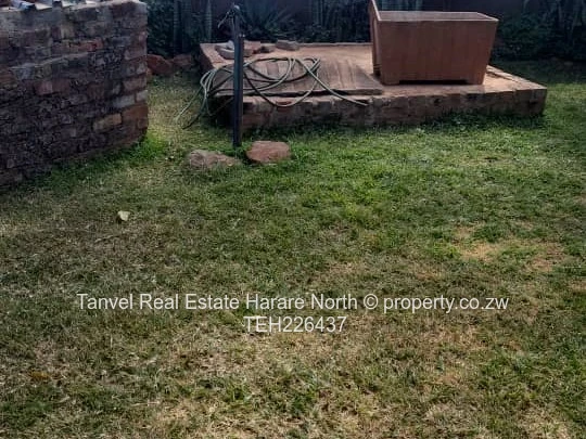 A captivating house in Bloomingdale in 3 bedrooms,main ensuite, fitted kitchen, dining, lounge and d