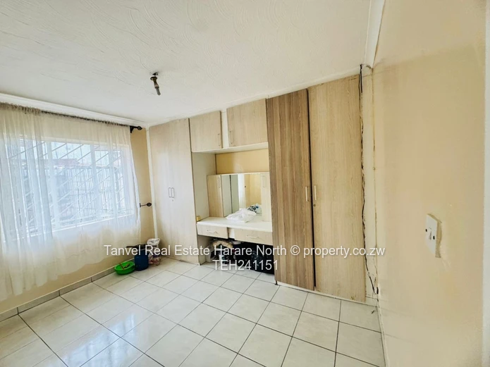 Msasa Park house to let just off Mukuvisi Drive with 3 bedrooms(with built -in cupboards), Spacious 