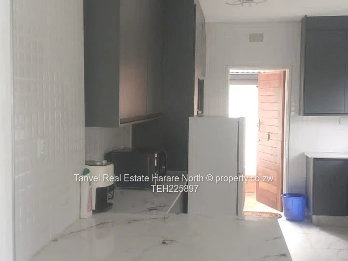 Massive and recently renovated Mansion in Old Mount Pleasant with 5 beds, Very modern kitchen,lounge