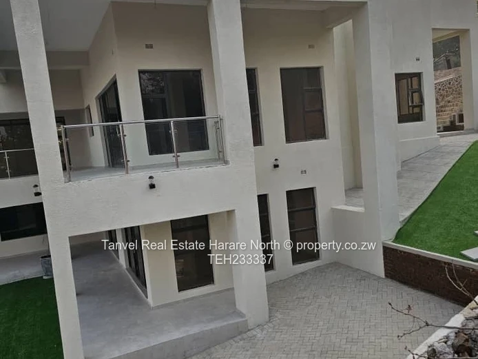 **For Sale: Exquisite 4-Bedroomed  Luxury Home in Folyjon, Glen Lorne.Deeds