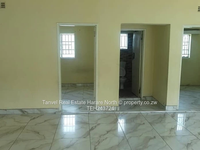 Prospect:  house to let.3 beds, main bed with ensuite. lounge and dining, borehole,.On 3000sqm.Walle