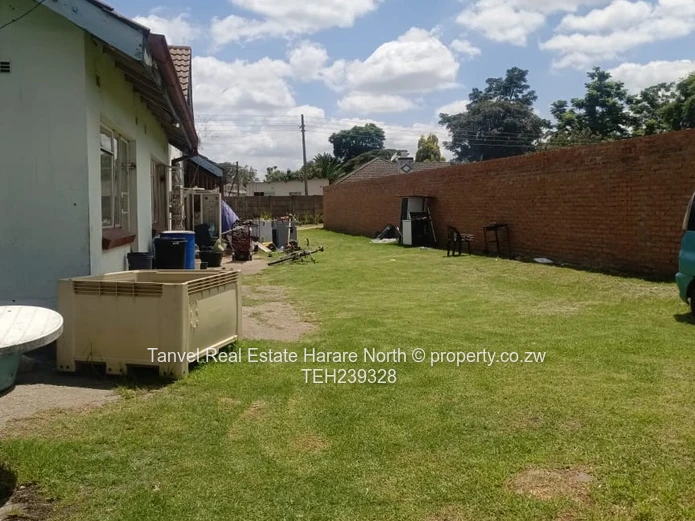 New Mandate in Hatfield:7 bedrooms,lounge,two dining rooms,Three combined bathrooms & toilets and tw