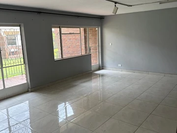 3 Bedroom Flat & Apartment