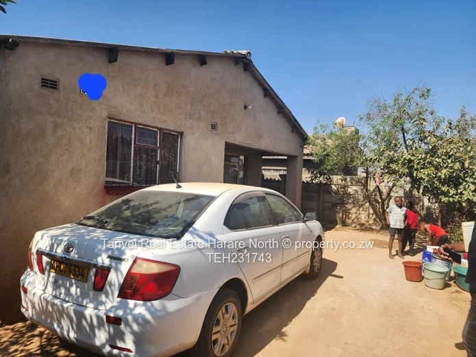 Budiriro 5B $35k. 7 roomed house on 325sqm. Cession. Walled and gated