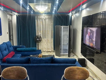 3 Bedroom Flat & Apartment