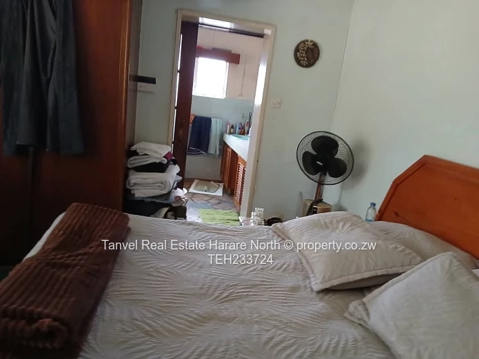 Hatfield HOUSE FOR SALE  Main House Features: Situated on 4,134sqm 5 bedrooms (main en-suite)  