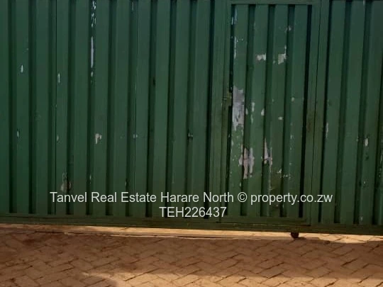 A captivating house in Bloomingdale in 3 bedrooms,main ensuite, fitted kitchen, dining, lounge and d