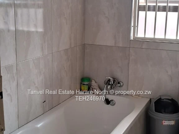 Mainway Meadows 770 rentals per month. Available 1st June is this 3 bedrooms house with a dining roo