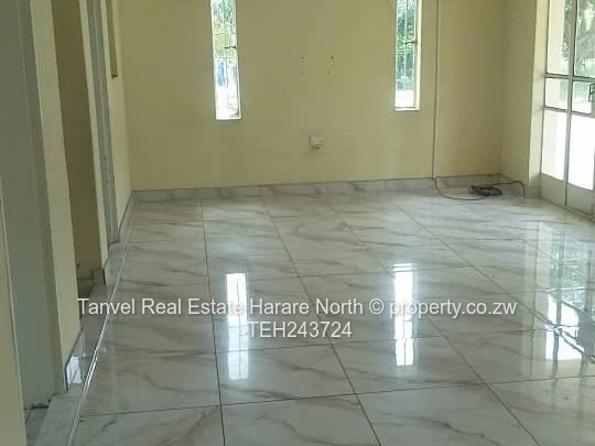 Prospect:  house to let.3 beds, main bed with ensuite. lounge and dining, borehole,.On 3000sqm.Walle