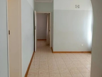 4 Bedroom Flat & Apartment