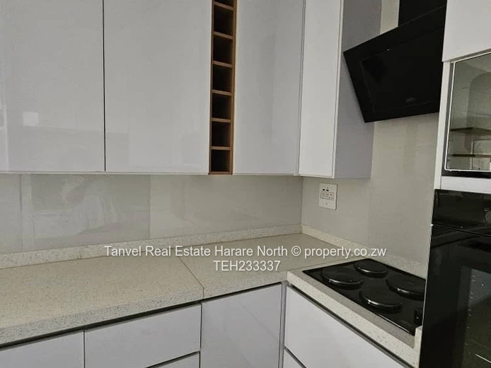 **For Sale: Exquisite 4-Bedroomed  Luxury Home in Folyjon, Glen Lorne.Deeds