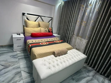 3 Bedroom Flat & Apartment