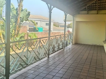 2 Bedroom Flat & Apartment