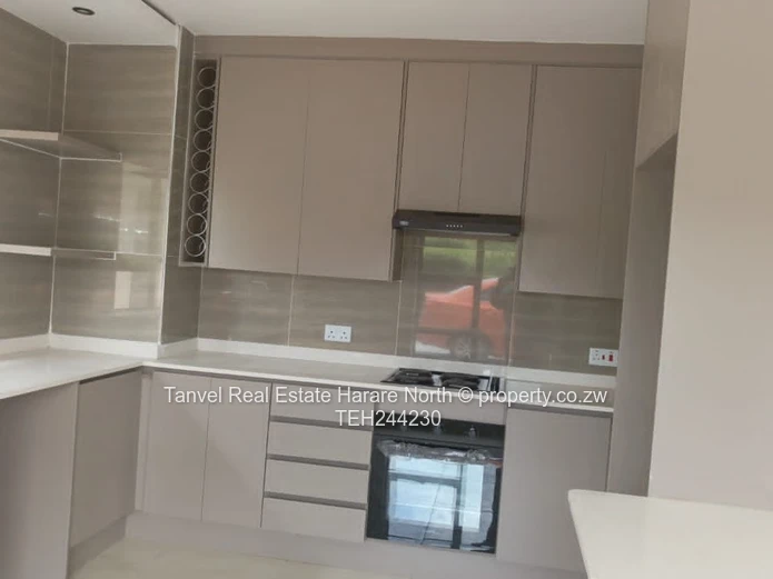 Strathaven:Available for Letting is a modern  3 bedroomed cluster home with Mes, open plan kitchen, 