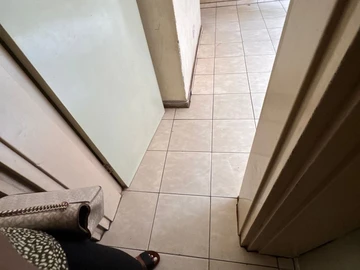 2 Bedroom Flat & Apartment