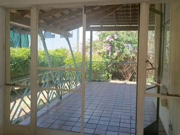 2 Bedroom Flat & Apartment