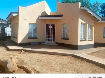 4 Bedroom Flat & Apartment