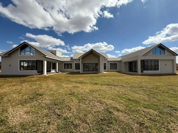 5 Bedroom House