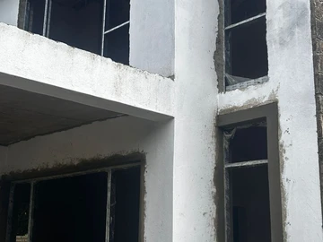 4 Bedroom Flat & Apartment